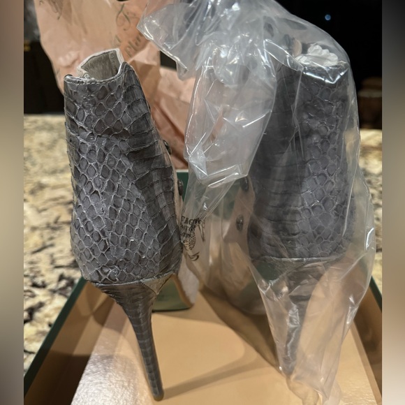 Luxury Green Bottom Chaneli Womens Feather Suede Snakeskin Ankle Boots - Picture 6 of 10